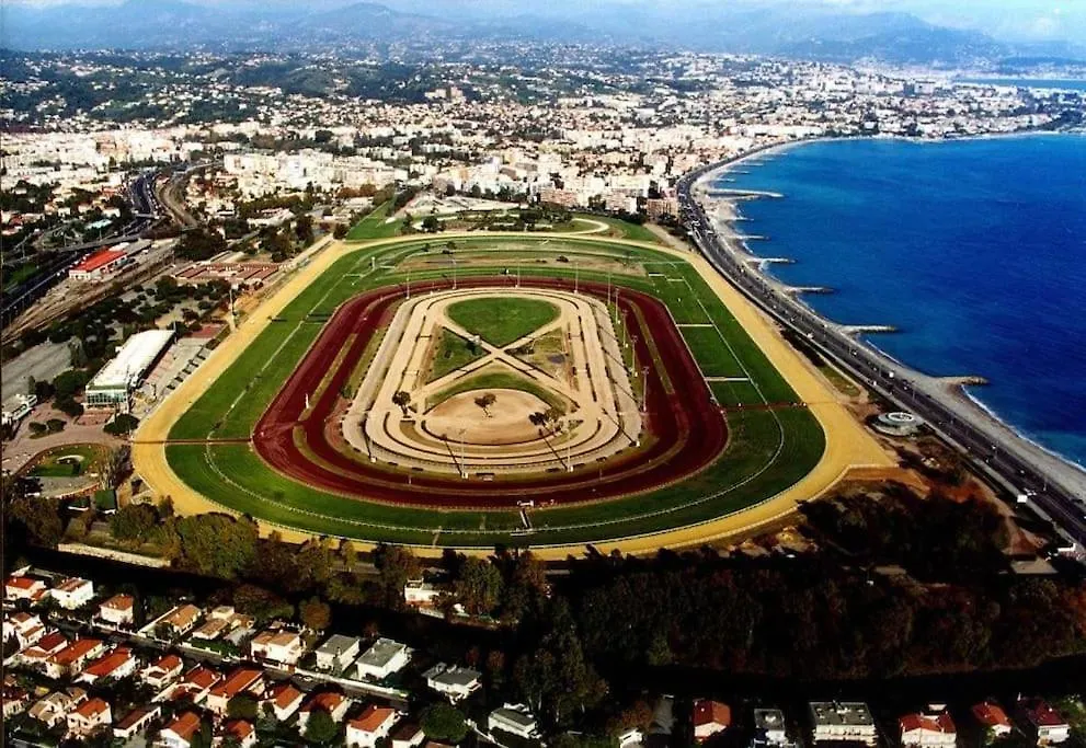 Appartement La petite Luciole entre mer et montagne. Cagnes-sur-Mer France