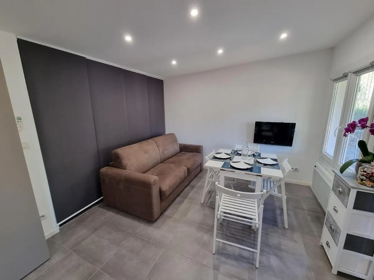 La petite Luciole entre mer et montagne. Cagnes-sur-Mer Appartement